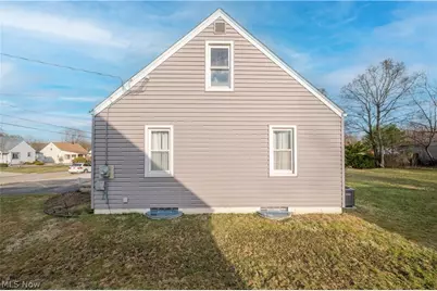 60 Renee Drive, Struthers, OH 44471 - Photo 6