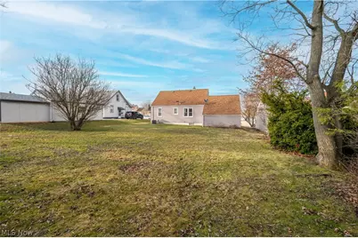60 Renee Drive, Struthers, OH 44471 - Photo 8