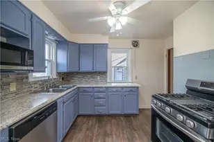 60 Renee Dr, Struthers, OH 44471 - Photo 12