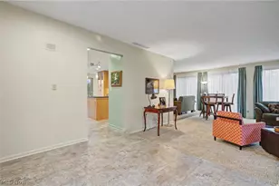 716-7 Claridge Ln, Aurora, OH 44202 - Photo 4