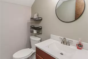 1010 Royal Dr, Amherst, OH 44001 - Photo 22