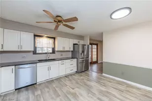 1010 Royal Dr, Amherst, OH 44001 - Photo 6