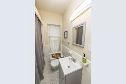 2330 Euclid Heights Boulevard #105, Cleveland Heights, OH 44106 - Photo 16