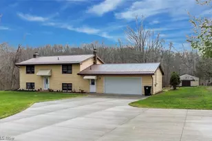 871 S County Line Rd, Geneva, OH 44041 - Photo 2