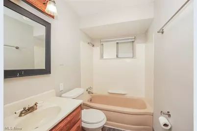 6045 Dunham Road, Maple Heights, OH 44137 - Photo 12