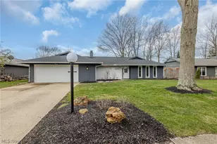 10810 Gate Post Rd, Strongsville, OH 44149 - Photo 2