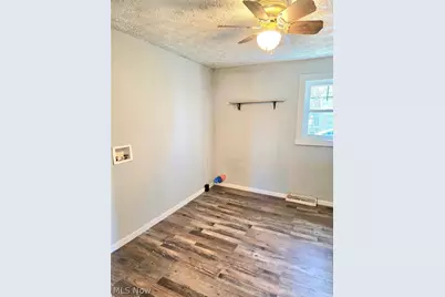 234 Oakwood Street, Elyria, OH 44035 - Photo 16