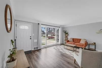 311 E 262nd Street, Euclid, OH 44132 - Photo 6