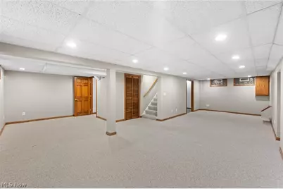 25 S Van Buren Avenue, Barberton, OH 44203 - Photo 22