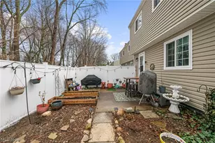 7403 N Chestnut Commons Dr, Mentor, OH 44060 - Photo 28