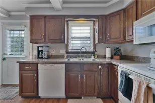 1338 Valley-View Dr, Boardman, OH 44512 - Photo 14