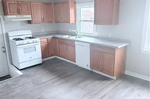 16406 Home St, Maple Heights, OH 44137 - Photo 10