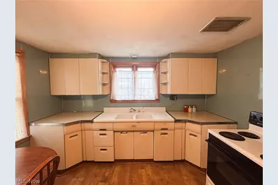 724 E Main Street, Barnesville, OH 43713 - Photo 8