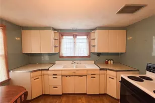 724 E Main St, Barnesville, OH 43713 - Photo 8