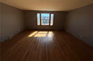 10925 McCracken Rd, Garfield Heights, OH 44125 - Photo 4