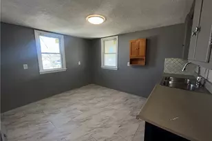 10925 McCracken Rd, Garfield Heights, OH 44125 - Photo 8