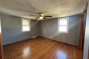 10925 McCracken Rd, Garfield Heights, OH 44125 - Photo 2