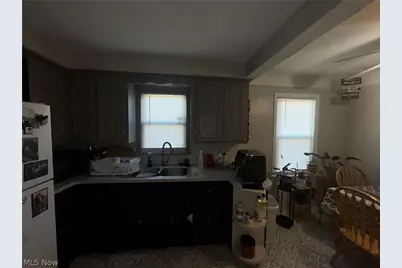 10925 McCracken Road, Garfield Heights, OH 44125 - Photo 12