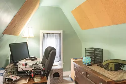 652 Parkway Boulevard, Norton, OH 44203 - Photo 34