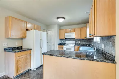 4046 Lindbergh Avenue NW, Canton, OH 44718 - Photo 16