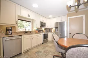 264 High Point Cir, Tallmadge, OH 44278 - Photo 8