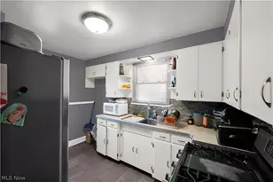 336 E 222nd St, Euclid, OH 44123 - Photo 12