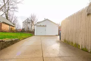 2125 10th St SW, Akron, OH 44314 - Photo 4