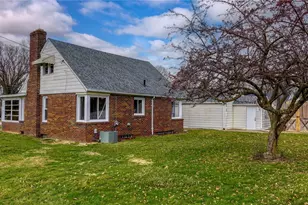 333 17th St NW, Barberton, OH 44203 - Photo 4