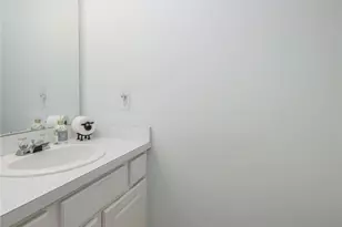 2036 Jennifer St, Akron, OH 44313 - Photo 10