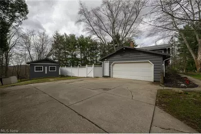 1420 Trails End Drive, New Franklin, OH 44216 - Photo 4