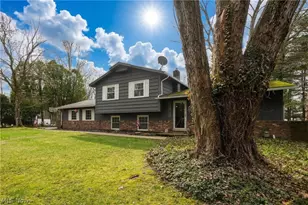 1420 Trails End Dr, New Franklin, OH 44216 - Photo 2