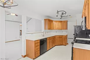 30370 Sugar Sand Ln, North Olmsted, OH 44070 - Photo 14