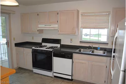 636 Tollis Parkway, Grandview Heights, OH 44147 - Photo 8