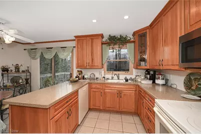 9083 Woodcrest Drive, Brecksville, OH 44141 - Photo 4