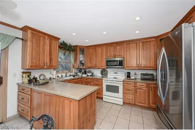 9083 Woodcrest Drive, Brecksville, OH 44141 - Photo 8