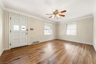 344 E 246th Street, Euclid, OH 44123 - Photo 2