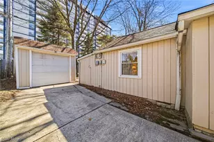 101 E 238th St, Euclid, OH 44123 - Photo 20