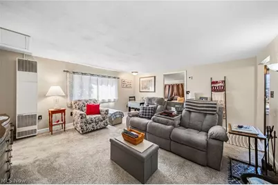 101 E 238th Street, Euclid, OH 44123 - Photo 8