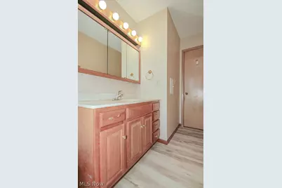 30224 Regent Road, Wickliffe, OH 44092 - Photo 12