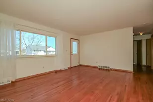 30224 Regent Rd, Wickliffe, OH 44092 - Photo 2