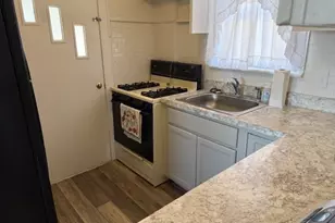 692 W Thornton St, Akron, OH 44307 - Photo 8