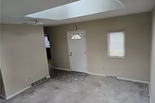 1043 Oakland Ave, Akron, OH 44310 - Photo 6