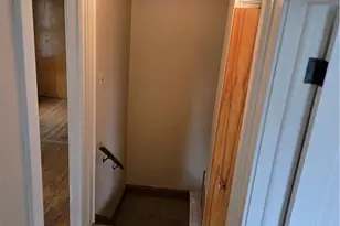 1043 Oakland Ave, Akron, OH 44310 - Photo 10