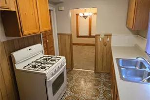 1043 Oakland Ave, Akron, OH 44310 - Photo 8