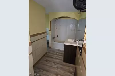 1043 Oakland Avenue, Akron, OH 44310 - Photo 12