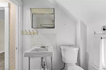 1887 Ritzman Court, Akron, OH 44314 - Photo 20