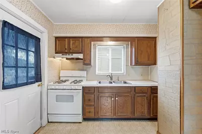 1887 Ritzman Court, Akron, OH 44314 - Photo 12