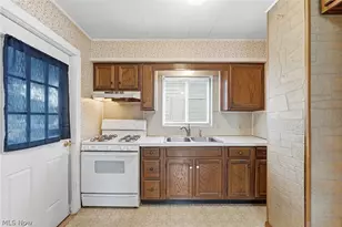 1887 Ritzman Ct, Akron, OH 44314 - Photo 12