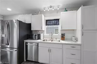 147 Hamilton St, Elyria, OH 44035 - Photo 10