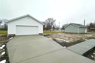 1587 Drexel Ave NW, Warren, OH 44485 - Photo 2